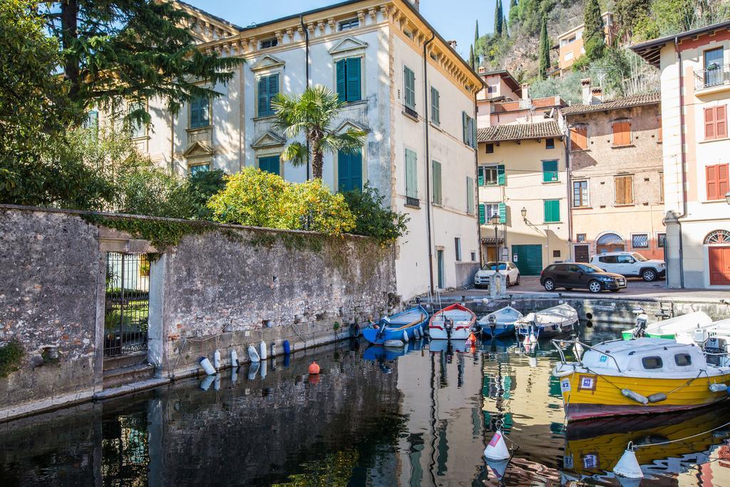 Il Batti Apartment Water Front And Private Beach Toscolano Maderno Exterior foto