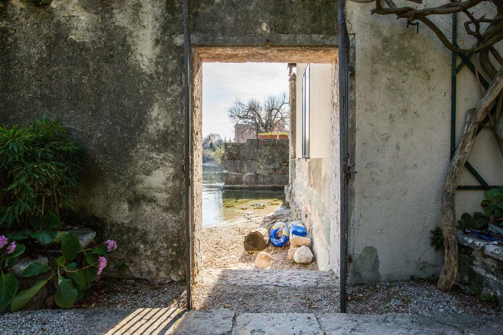 Il Batti Apartment Water Front And Private Beach Toscolano Maderno Exterior foto