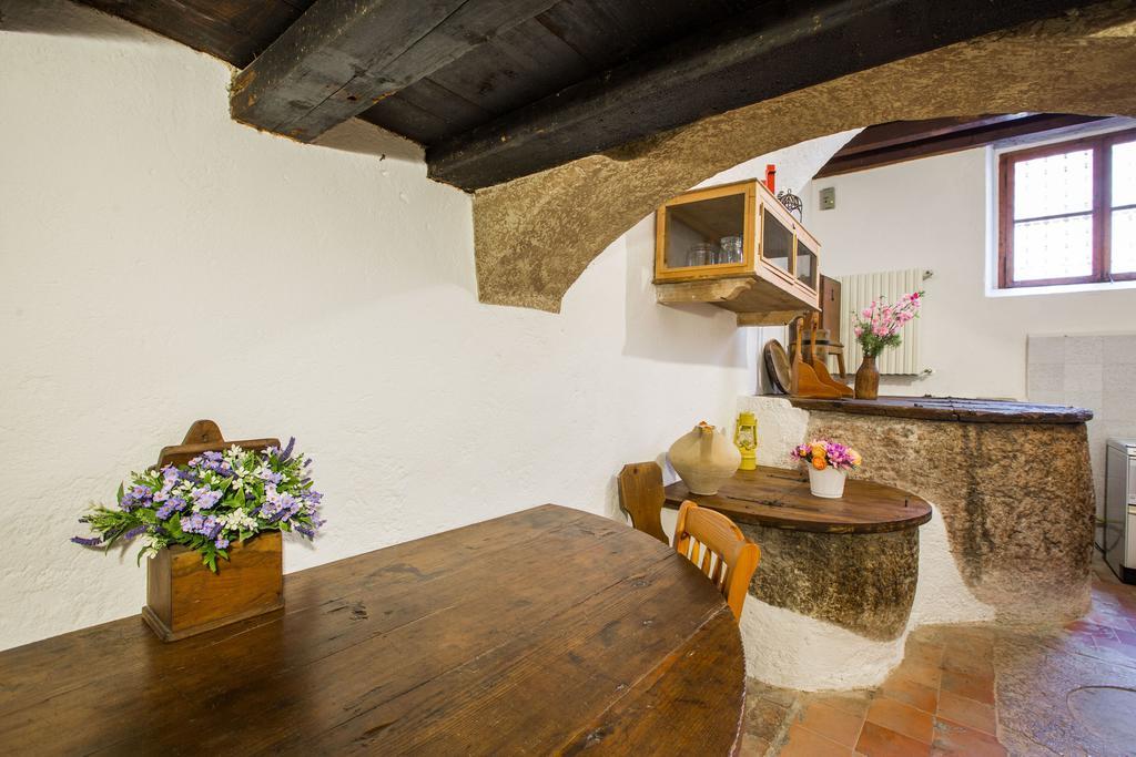 Il Batti Apartment Water Front And Private Beach Toscolano Maderno Exterior foto