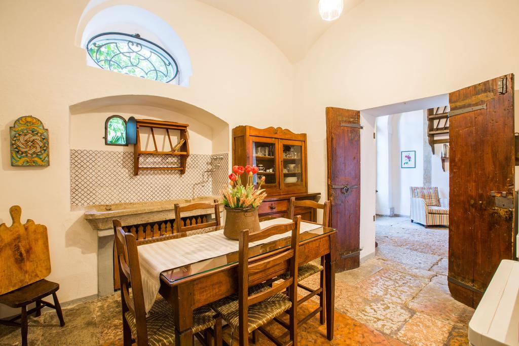 Il Batti Apartment Water Front And Private Beach Toscolano Maderno Exterior foto